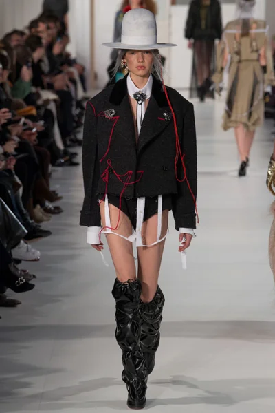 Look 11